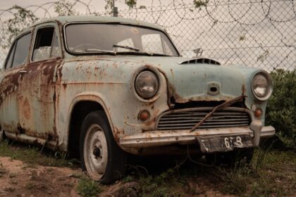 an old rusted car