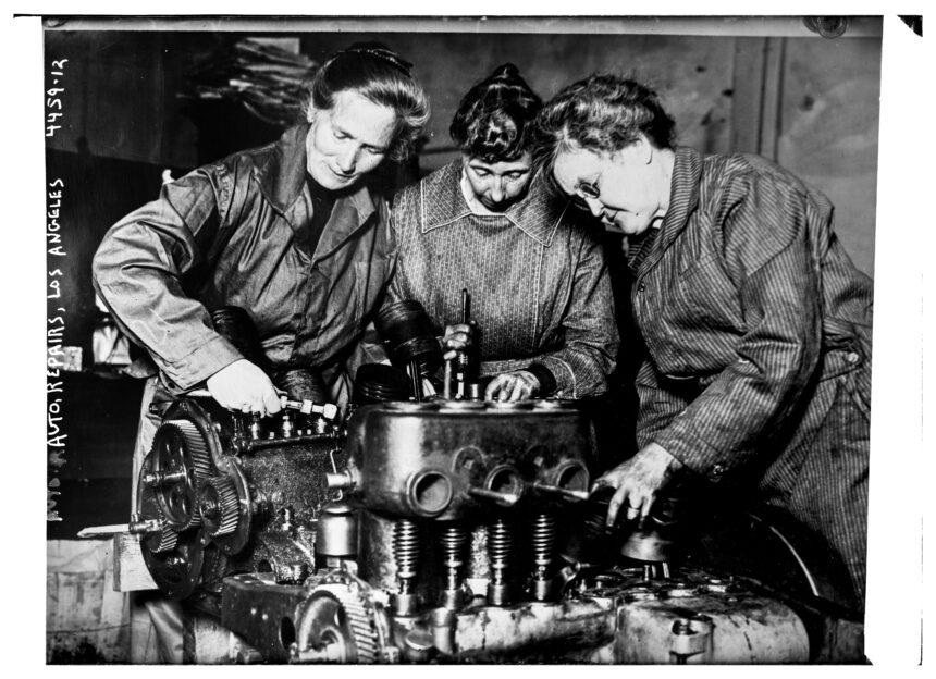 Auto repairs, Los Angeles LOC 24323777879.jpg
