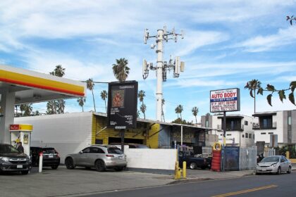 Alexandria N of Melrose, Los Angeles.jpg