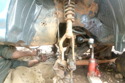Auto mechanic 03.jpg