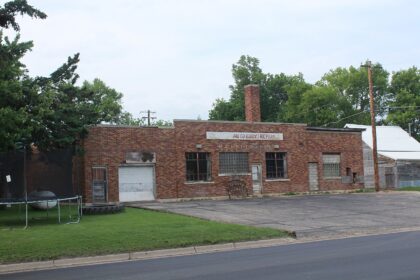 Auto body and repair-Lake Lillian, Minnesota.jpg